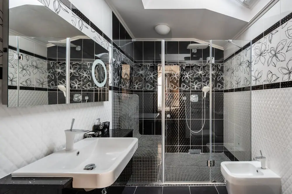 small bathroom decoration ideas